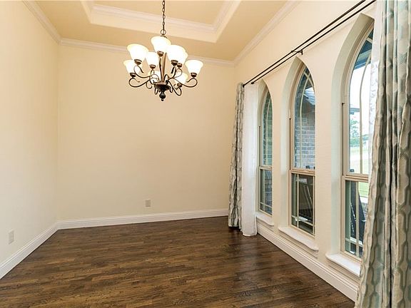 5th image of 122 Sugar Sand Ct