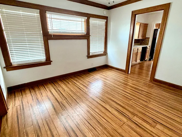 517 Lawn Ave — Photo 4