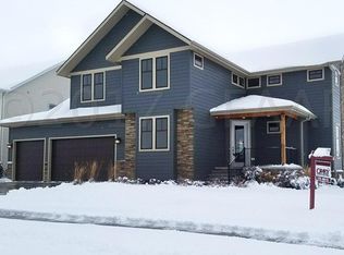 5585 Elm Twig Dr, Grand Forks, ND 58201