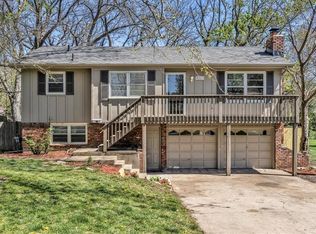 8221 Hamilton Dr, Overland Park, KS 66204