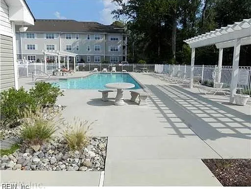 920 Southmoor Dr #204 — Photo 17