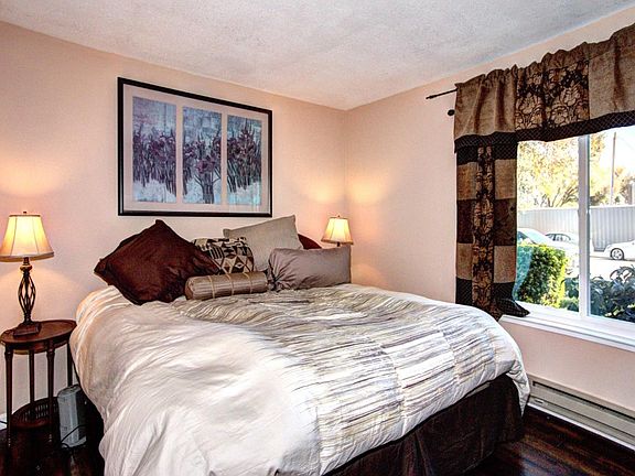 5th image of 1070 Yarwood Ct