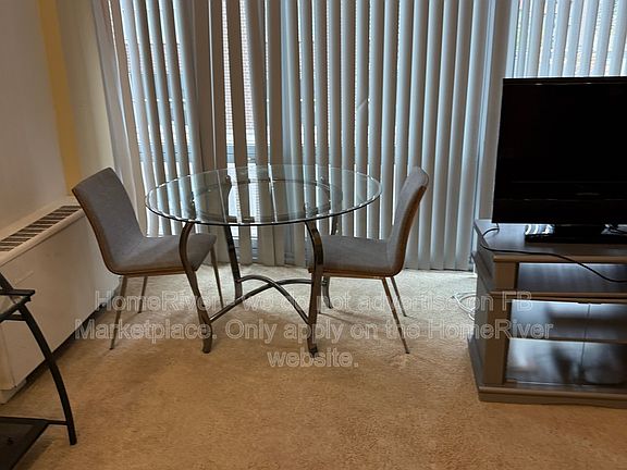 4th image of 21 W Goethe St APT 4E