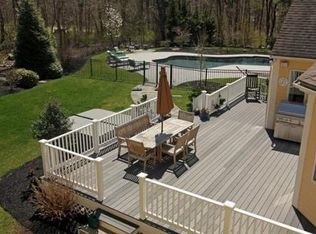 60 Old Oaken Bucket Rd, Norwell, MA 02061