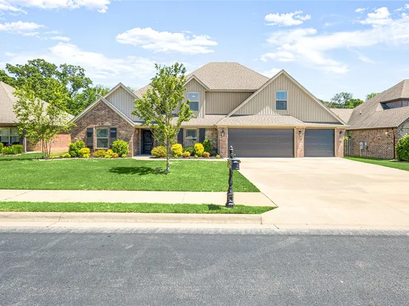 1081 Quail Hollow Dr, Bentonville, AR 72713