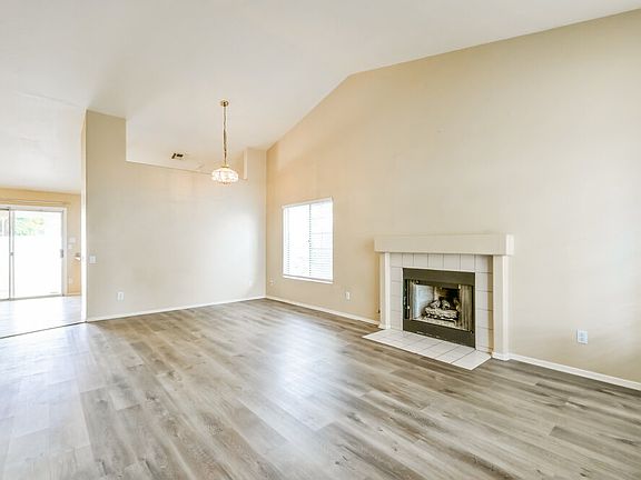 3rd image of 1130 N Meadows Dr