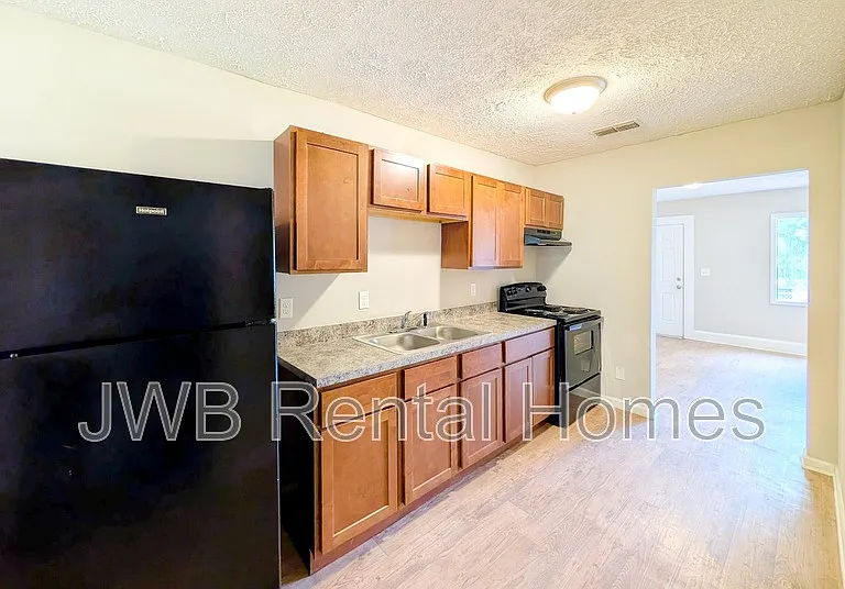 3534 Fern St — Photo 2