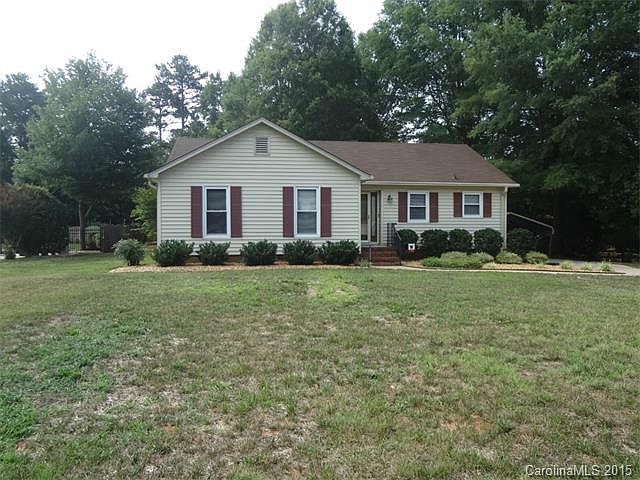 1st image of 208 Wilcrest Dr