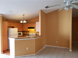 2118 Delightful Dr, Ruskin, FL 33570