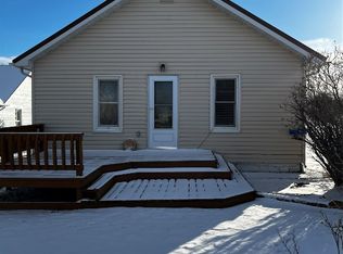 26 1st St S, Sunburst, MT 59482