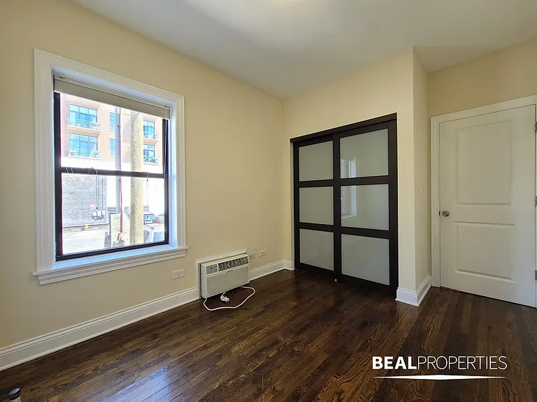 740-50 West Addison Street — Photo 14