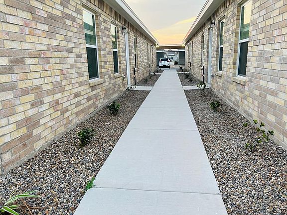 2nd image of 5001 N Hiawatha Dr #1
