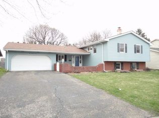 303 Ridge Dr, Dekalb, IL 60115