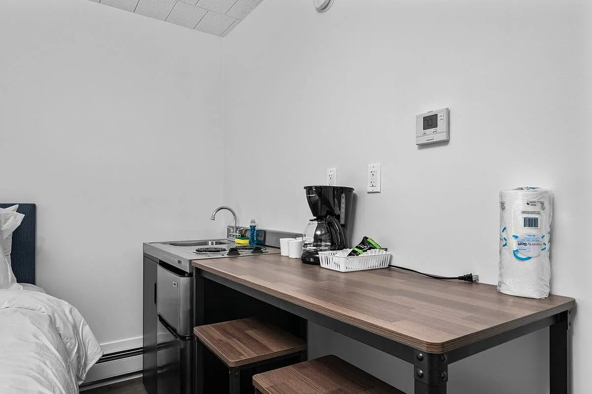 1 bed, 350 sqft, $1,550 — Photo 3