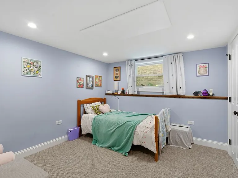 2924 W Giddings St — Photo 22