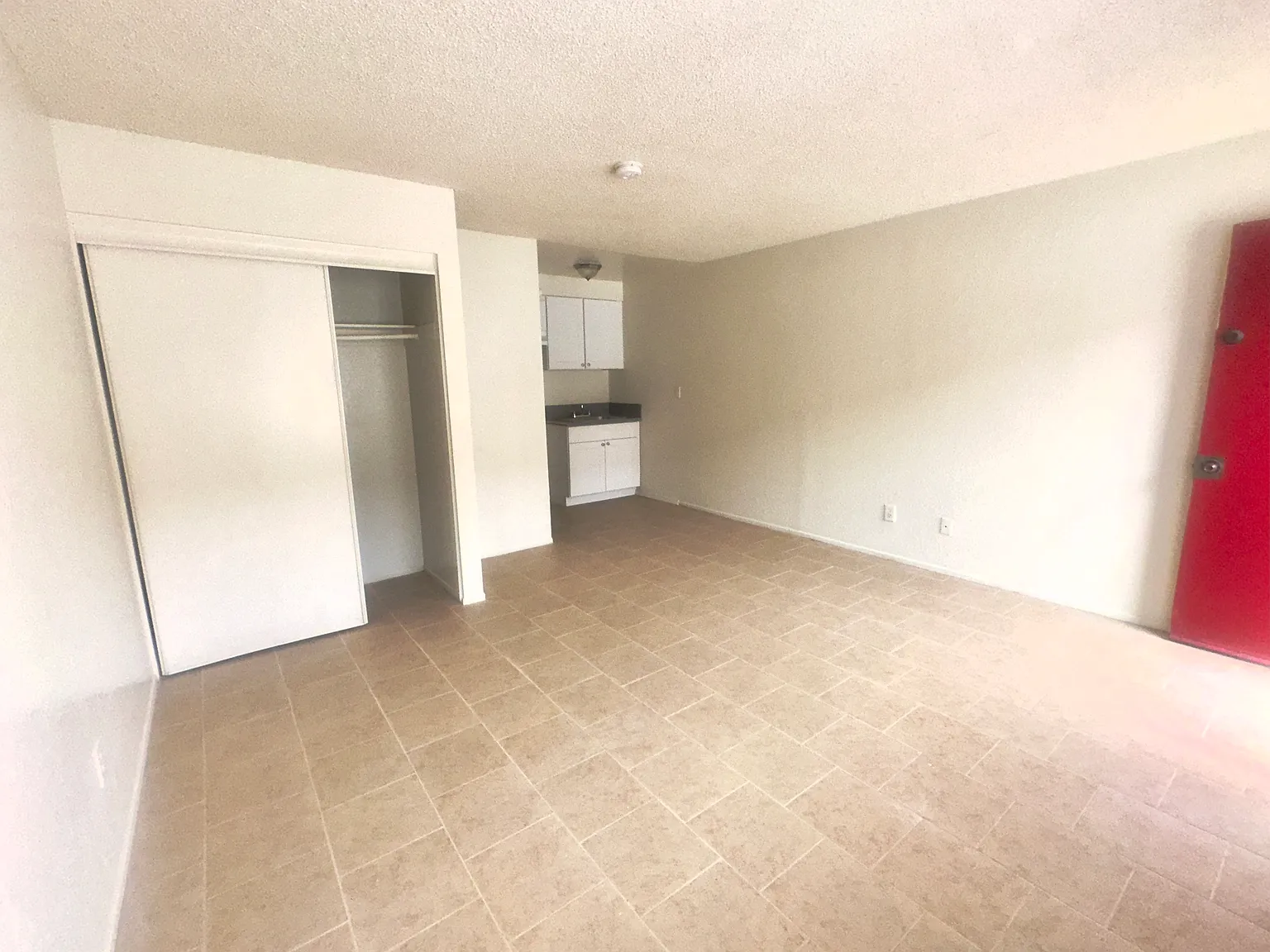 The White Ave Apartments — Photo 4