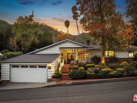 2nd image of 3859 Mandeville Canyon Rd