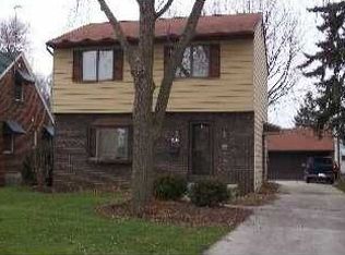 1740 Glenross Blvd, Oregon, OH 43616