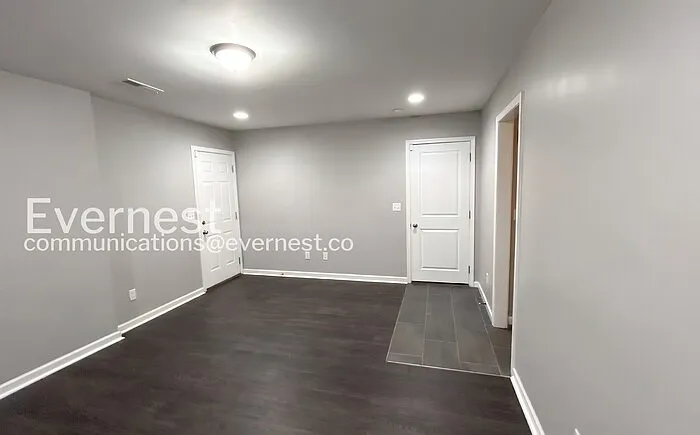 5520 Desoto Cir — Photo 10