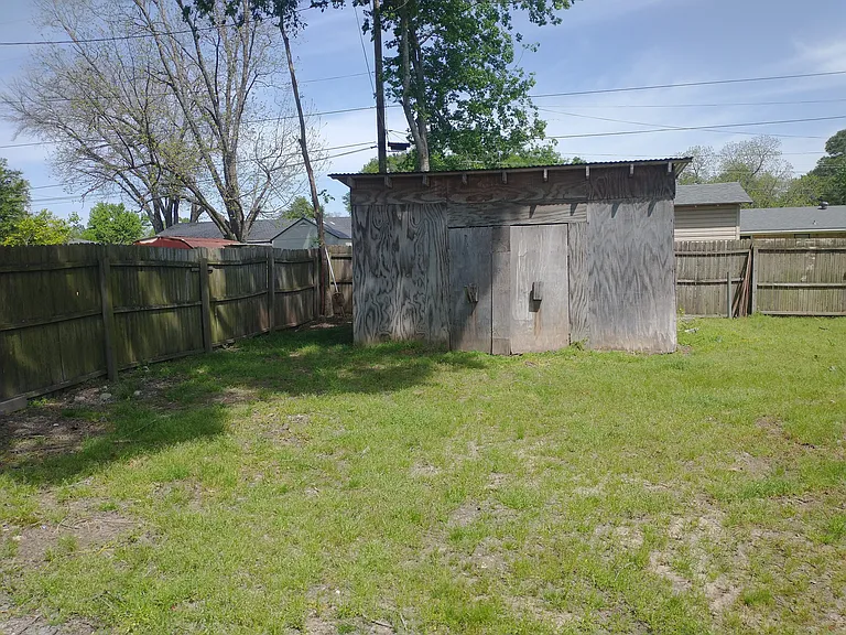 120 Oregon St — Photo 16