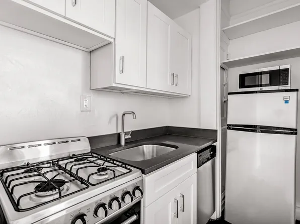 140 Waverly Place image 1 of 9