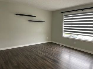 213 Kirkwood Ave NW #1A, Edmonton, AB T6L6K7