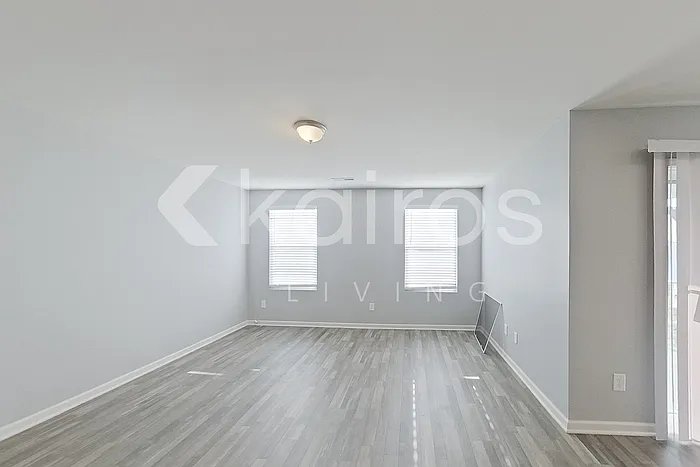 4 bed, 2.0 bath, 1607 sqft, $1,945 — Photo 2