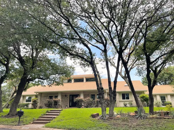 10019 Lost Oak Ridge Dr, Woodway, TX 76712