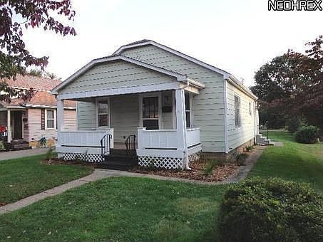 1st image of 936 Maple Ave NW