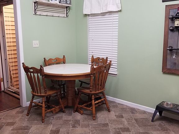 4th image of 3142 Chelmsford Dr