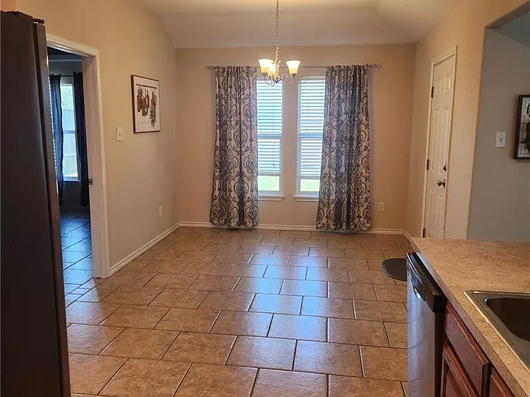 2012 Cottonwood Dr — Photo 4