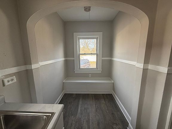4th image of 4017 S Meridian St APT B