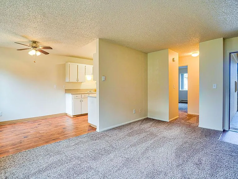 Maple Terrace Apartments — Photo 12
