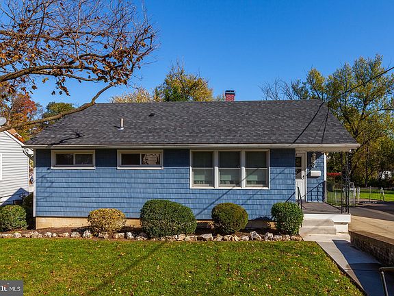 2nd image of 1604 Lewis Ave