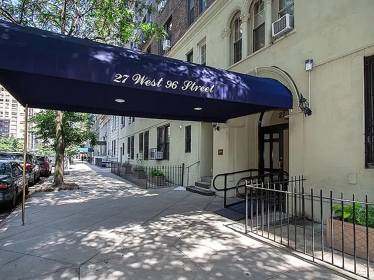 27 W 96th St #16EE — Photo 6