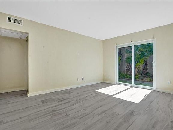 5th image of 5330 NE 6th Ave #B13