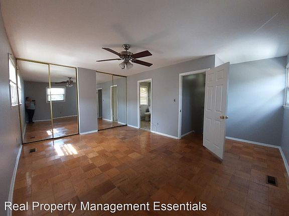 4th image of 16 W Chestnut Hill Ln