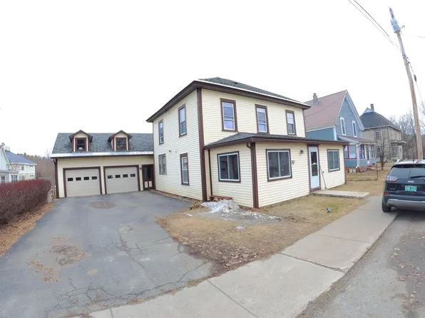 75 Autumn Street, Newport City, VT 05855