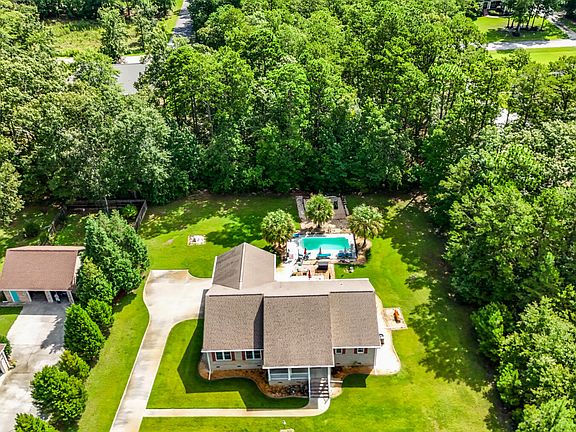 4th image of 151 Poplar Creek Dr