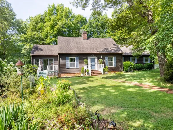 11766 Five Forks Rd, Farmville, VA 23901