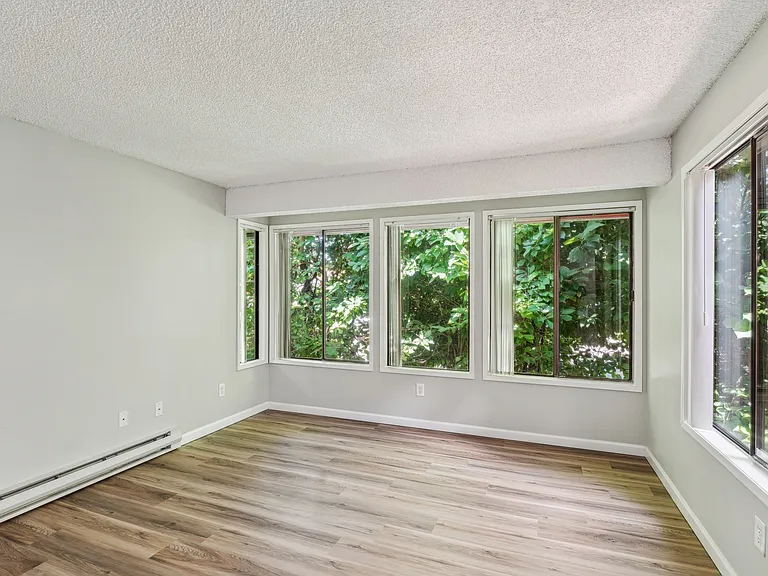 Oakbrook Apartments — Photo 5
