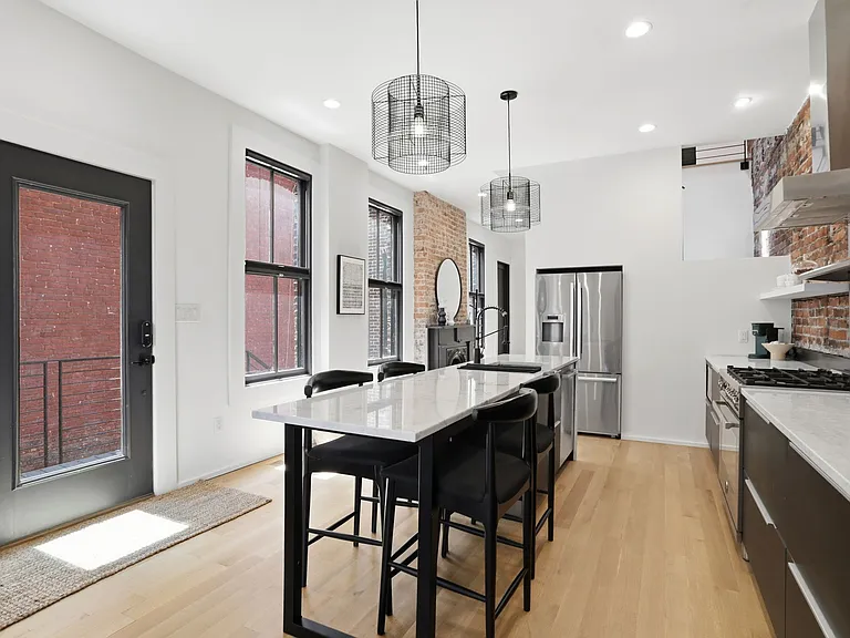 2608 E Broad St #2 — Photo 5