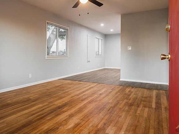 3rd image of 517 Larry St