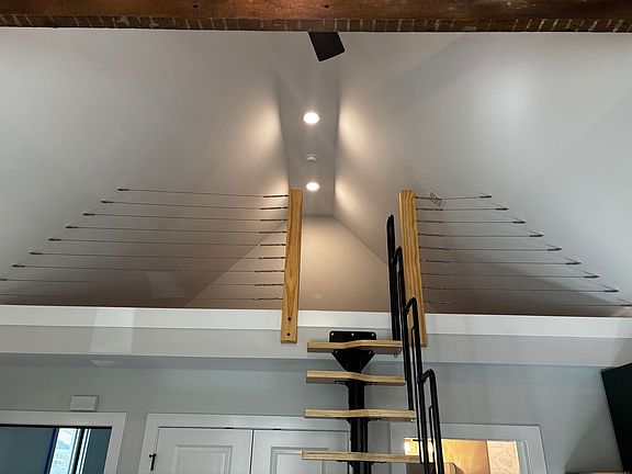 2nd image of 937 Lake Ave #3