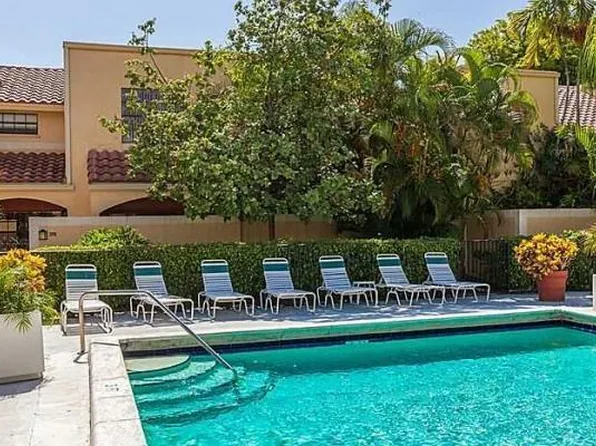 3535 Magellan Cir #3, Miami, FL 33180