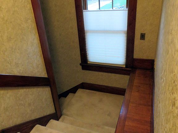 Ledge along staircase