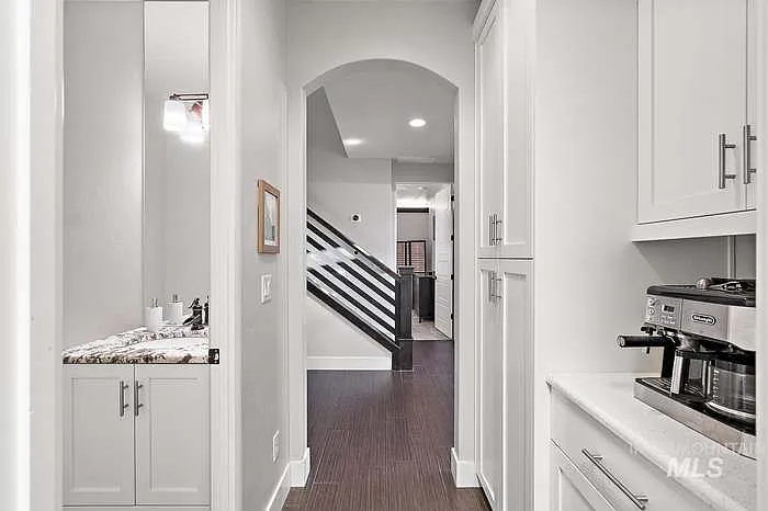 1267 E Spinnaker Ln — Photo 28