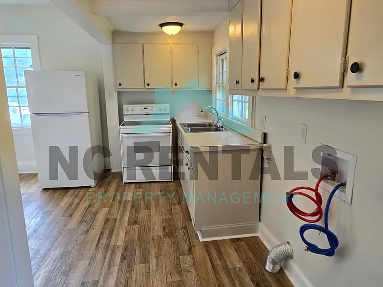 1318 Front St — Photo 6