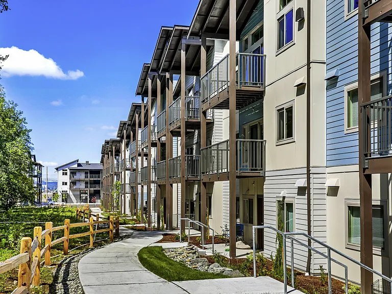 Centennial Park Apartments — Photo 10