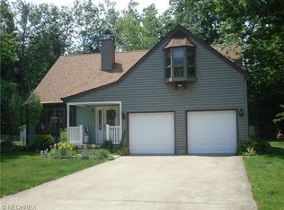 2101 Deerfield Dr, Ashtabula, OH 44004